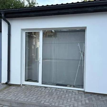 Quiet, Charming On Ground Floor Apartament *